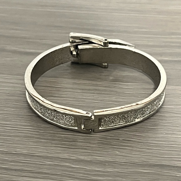 Silver Glitter Belt Buckle Bracelet with Hinge - Picture 5 of 7